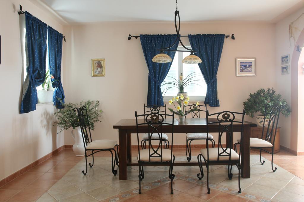 Apartment Parlov Rogoznica  Room photo
